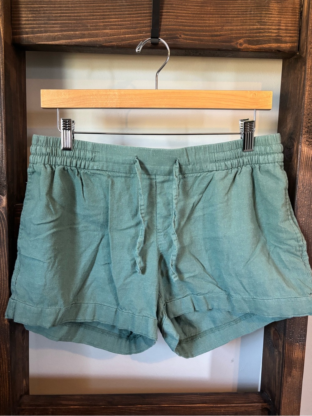 Old Navy Linen Blend Shorts - Medium